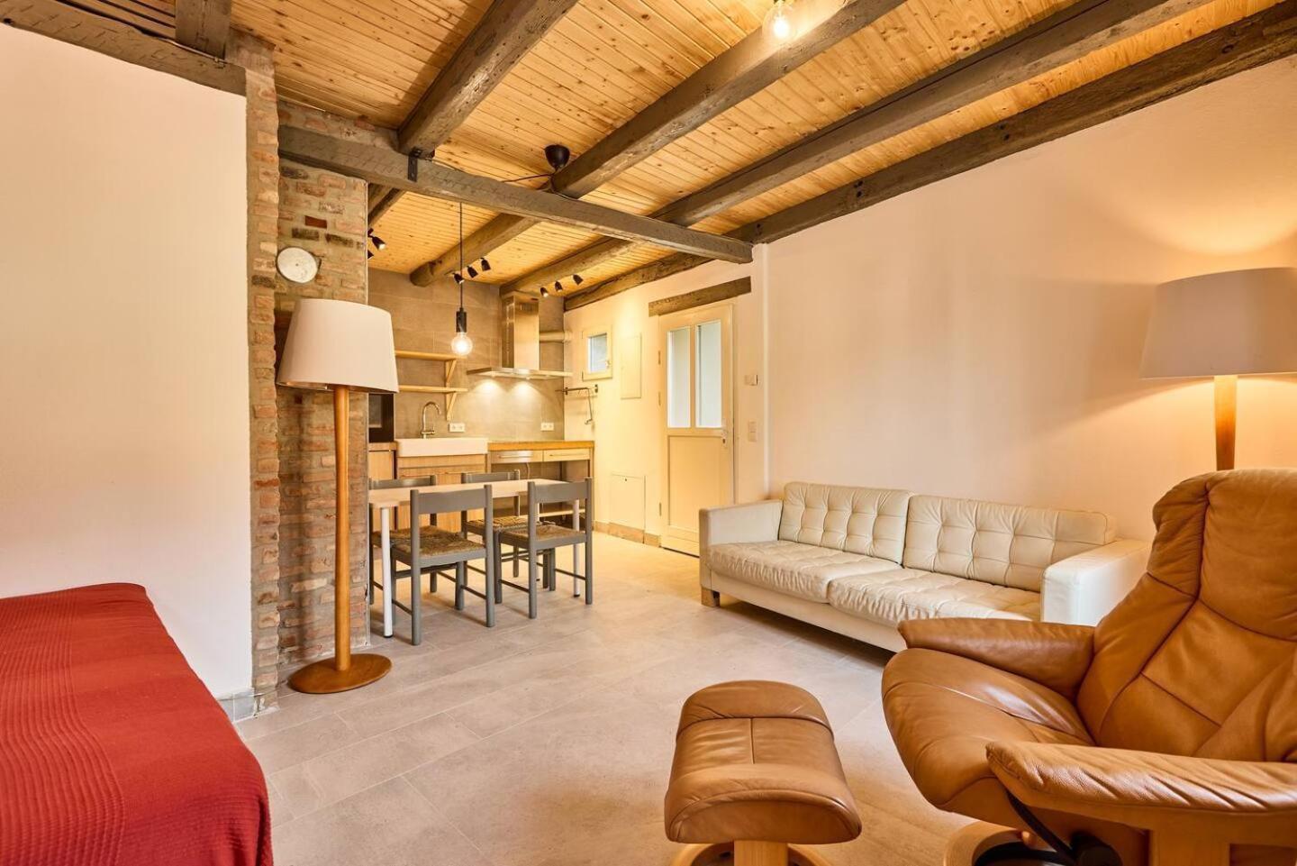 Rote Wohnung - Ferienwohnung Sulzbach an der Murr Esterno foto
