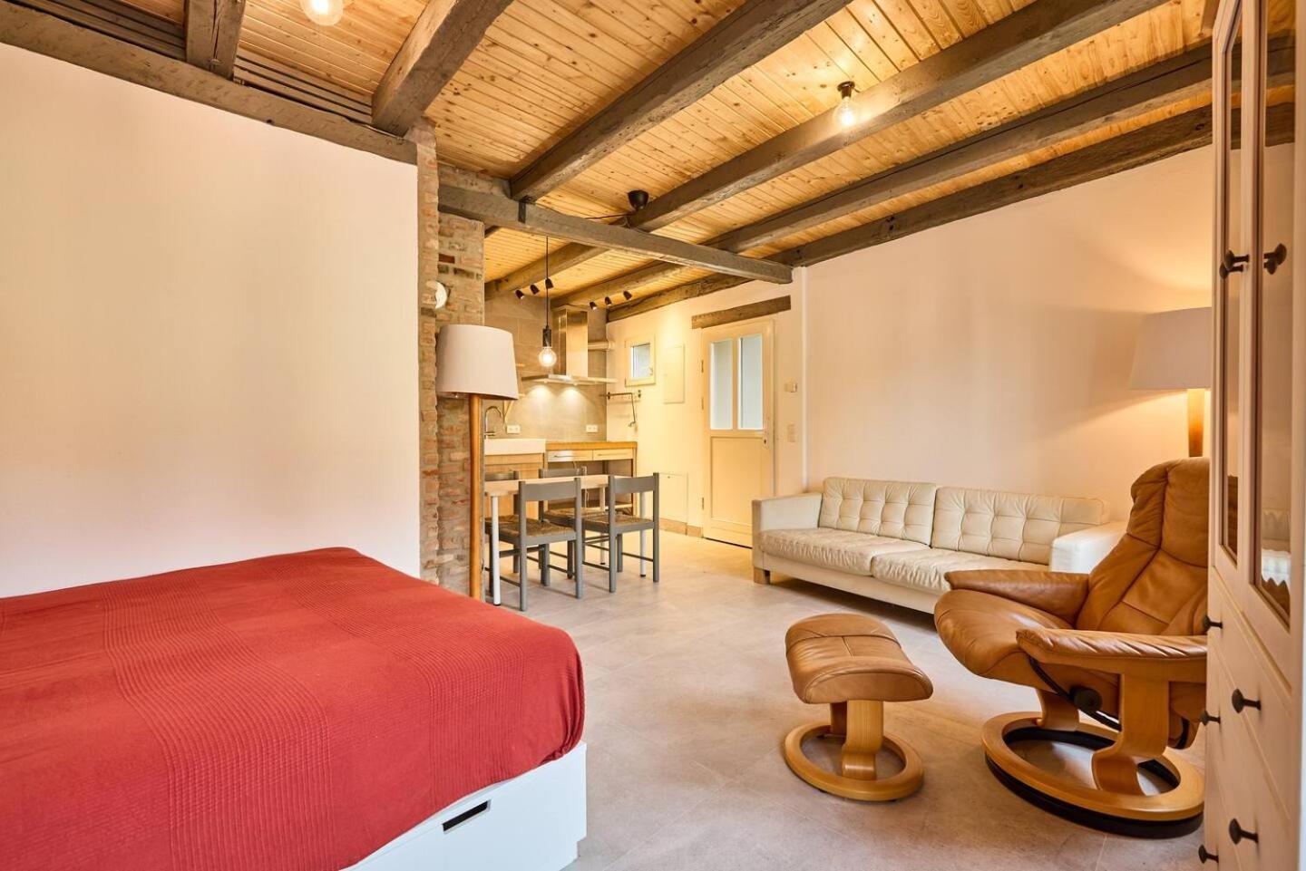 Rote Wohnung - Ferienwohnung Sulzbach an der Murr Esterno foto